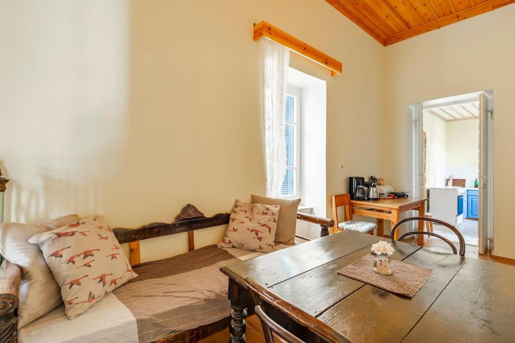 Traditional House At Koroni Near Beach المظهر الخارجي الصورة